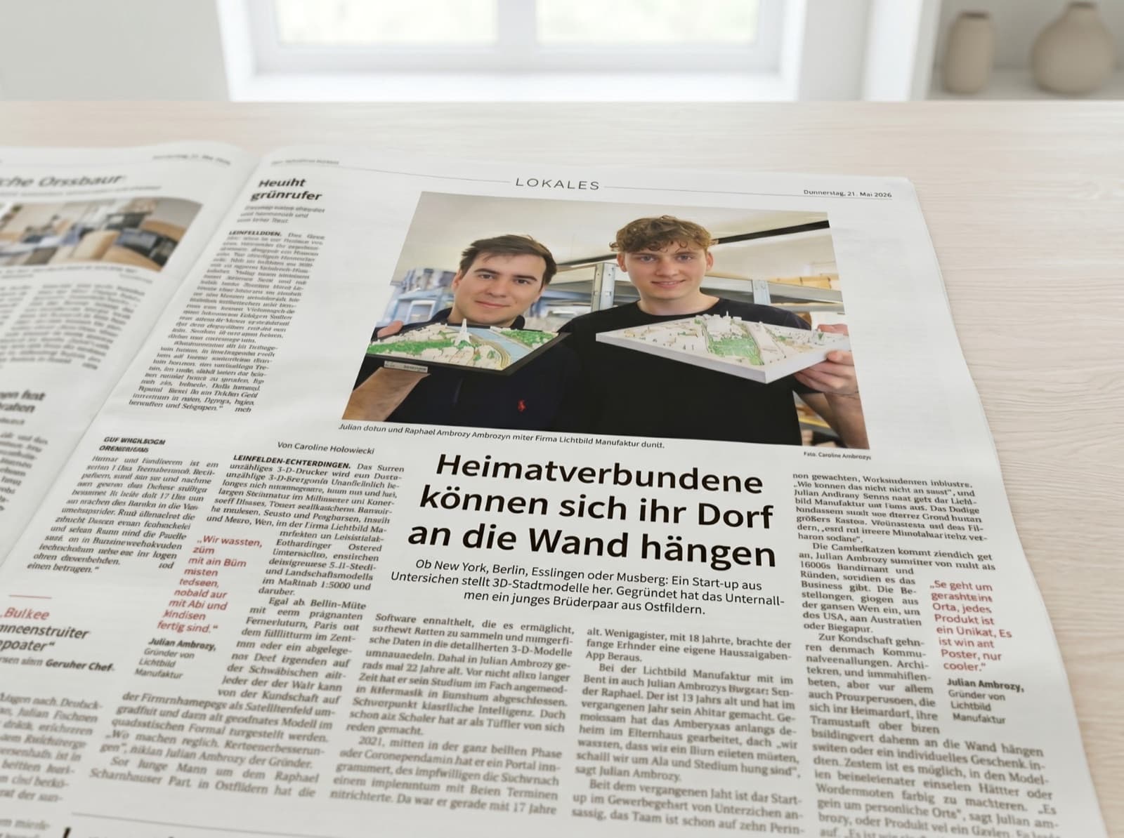 Zeitungsartikel über Lichtbild: Julian und Raphael Ambrozy mit ihren 3D-Stadtmodellen